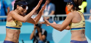 Olimpíadas: Carol e Bárbara superam forte calor de 35 graus e encaminham vaga no vôlei de praia