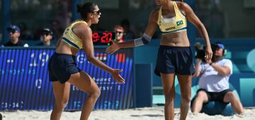 Olimpíadas: Ana Patrícia e Duda vencem dupla italiana no vôlei de praia em Paris