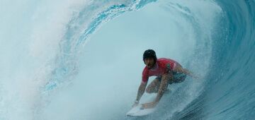 Olimpíadas: por que os surfistas usam capacete para competir no Taiti nos Jogos Olímpicos?