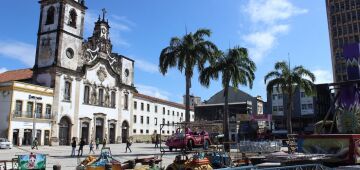 Festa do Carmo: expectativa de fiéis e comerciantes cresce com início da construção da estrutura