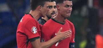 Cristiano Ronaldo perde pênalti e chora durante prorrogação de Portugal x Eslovênia na Eurocopa 