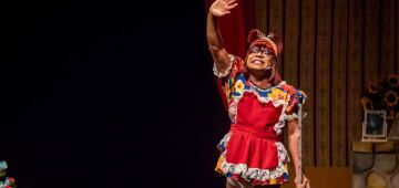 "Cinderela - A História Que Sua Mãe Não Contou" volta à cena com apresentações no Teatro Guararapes