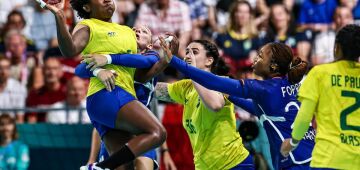 Brasil perde para França no handebol e vê situação complicar 