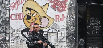 Polícia faz operação em dez favelas do Rio para travar guerra entre traficantes e milícia