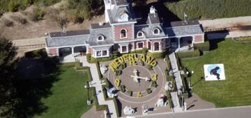 Neverland, rancho que pertenceu a Michael Jackson, está ameaçado por incêndio na Califórnia