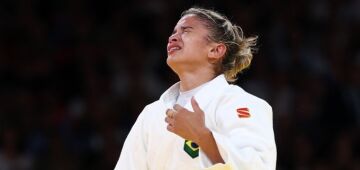 Larissa Pimenta conquista o bronze para o Brasil no judô em Paris-2024