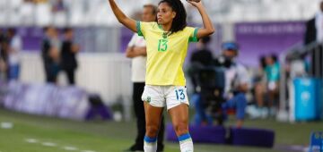 Olimpíadas: expulsão de Marta afetou o desempenho físico, mas não o mental, diz lateral Yasmim