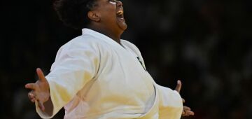 Olimpíadas 2024: Beatriz Souza vence israelense no judô e leva primeiro ouro do Brasil em Paris