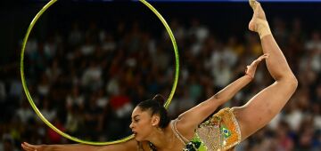 Babi Domingos avança à final e é chance de medalha inédita para o Brasil na ginástica rítmica