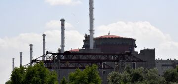 Incêndio atinge torre de refrigeração da usina nuclear ucraniana de Zaporizhzhia