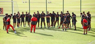 Sport recebe Coritiba buscando voltar a colar no G-4 da Série B; veja onde assistir e escalações