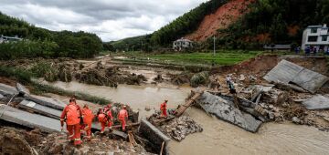 Fortes chuvas deixam pelo menos 30 mortos na China