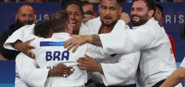 Brasil conquista bronze por equipes mistas no judô em Paris-2024