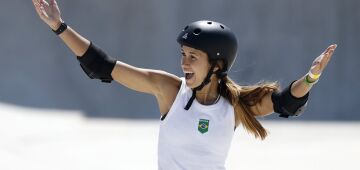 Dora Varella garante última vaga da classificatória e vai à final do skate park feminino