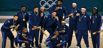 Olimpíadas 2024: Curry faz mágica no fim e garante ouro dos EUA contra a França, no basquete