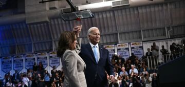 Biden e Kamala fazem campanha juntos pela primeira vez para celebrar vitória econômica