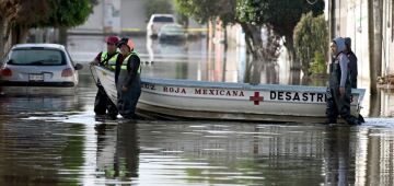 Moradores do centro do México lutam para sobreviver em inundação