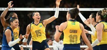 Olimpíadas 2024: Brasil vence República Dominicana e avança às semifinais do vôlei feminino