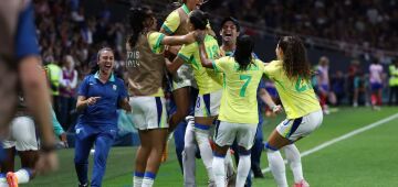 Olimpíadas 2024: Brasil vence França, na raça, e avança às semis do futebol feminino