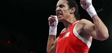 Argelina Khelif, ouro no boxe, apresenta denúncia em Paris por assédio virtual