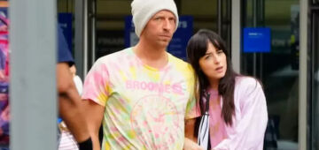 Dakota Johnson nega separação com Chris Martin, do Coldplay: "Felizes juntos"