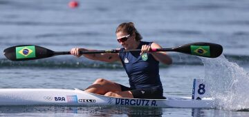 Atleta de Cascavel, canoísta presta solidariedade à cidade de onde partiu voo que caiu em Vinhedo