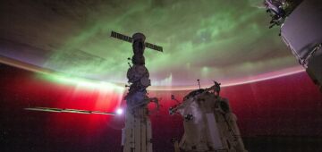 Astronauta faz registro de formação da aurora boreal