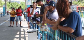 Greve dos rodoviários: longa espera por ônibus marca 2&ordm; dia de paralisação no TI Barro