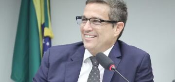 Campos Neto diz que intervenção no dólar é decisão do colegiado do Banco Central