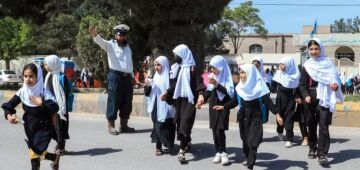 Mais de 1 milhão de meninas foram proibidas de ir à escola desde que o Talibã retomou poder