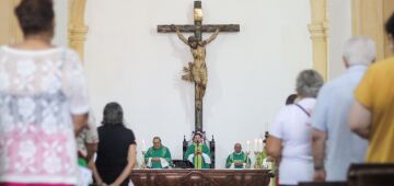 Fiéis rezam pela beatificação de dom Helder Câmara em missa pelos 25 anos de morte do religioso