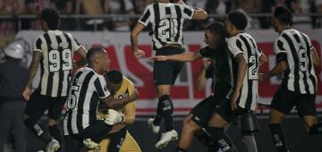 Botafogo elimina São Paulo nos pênaltis e carimba vaga na semifinal da Libertadores