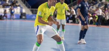 Brasil goleia Tailândia e fecha fase de grupos da Copa do Mundo de Futsal com campanha avassaladora