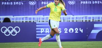 Gabi Nunes assina com o Aston Villa e se torna uma das contratações mais caras do futebol feminino