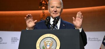 Biden pede a Berlim que mantenha apoio à Ucrânia até que uma "paz justa" seja alcançada