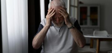 Atraso no diagnóstico e estigma dificultam o cuidado de pessoas com demência no Brasil