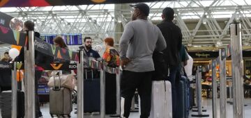 Passagem aérea, alimentos e cinema puxam deflação ao consumidor no IGP-10 de setembro