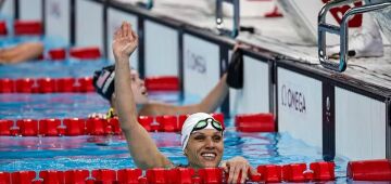 Pernambucana Carolina Santiago fatura o ouro nos 50m livre S13, em Paris