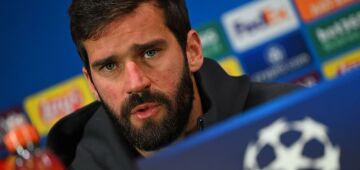 Alisson contraria previsão de técnico e deve reforçar o Liverpool: 'Está disponível'