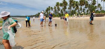 Associação promove mutirão de limpeza na praia do Paiva neste sábado (21)