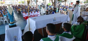 Fé e reconstrução: fiéis oram pelo Santuário de Nossa Senhora da Conceição