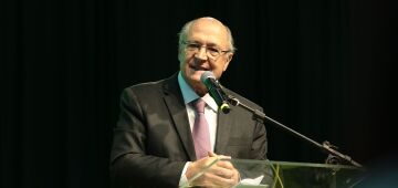 Alckmin diz que, aprovando as medidas fiscais, deve haver uma acomodação do dólar