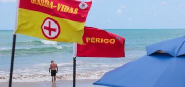 Feriado da Independência será de marés altas; Cemit emite alerta para evitar incidentes com tubarões