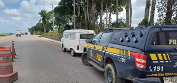 Suspeitos de roubar kombi e fazer motorista refém por 20 km são detidos pela PRF em Igarassu