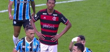 Grêmio contrata perícias e diz que não houve racismo ao flameguista Carlinhos