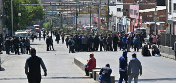 Motoristas bloqueiam La Paz em protesto contra a falta de combustível na Bolívia