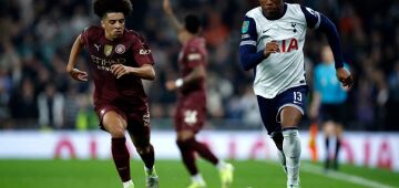 City é eliminado pelo Tottenham na Copa da Liga Inglesa; Casemiro faz dois em goleada do United