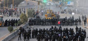 Confrontos entre civis e policiais em estradas da Bolívia deixam 14 feridos e 44 detidos