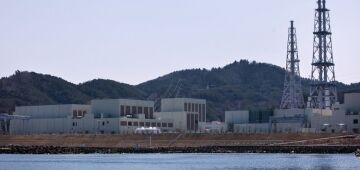 Japão reativa 1&ordm; reator nuclear próximo à central acidentada de Fukushima, com muro 'anti-tsuna