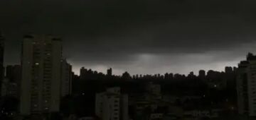 São Paulo volta a ter temporal e mais de 70 mil imóveis ficam sem luz